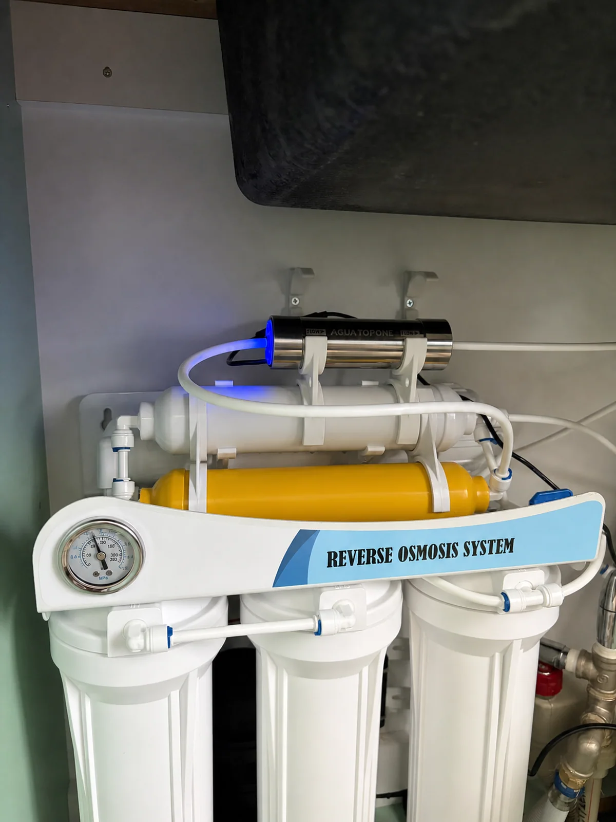 AGLED-40002 installed above an under-sink reverse-osmosis system in Bulgaria